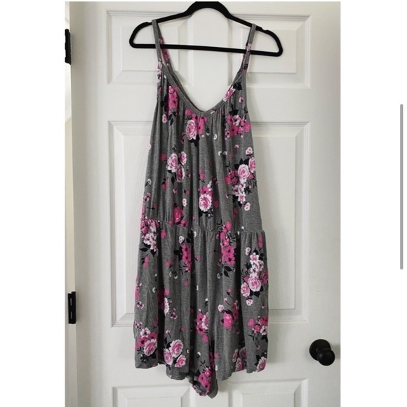 Torrid Floral Romper 2x - Picture 3 of 3